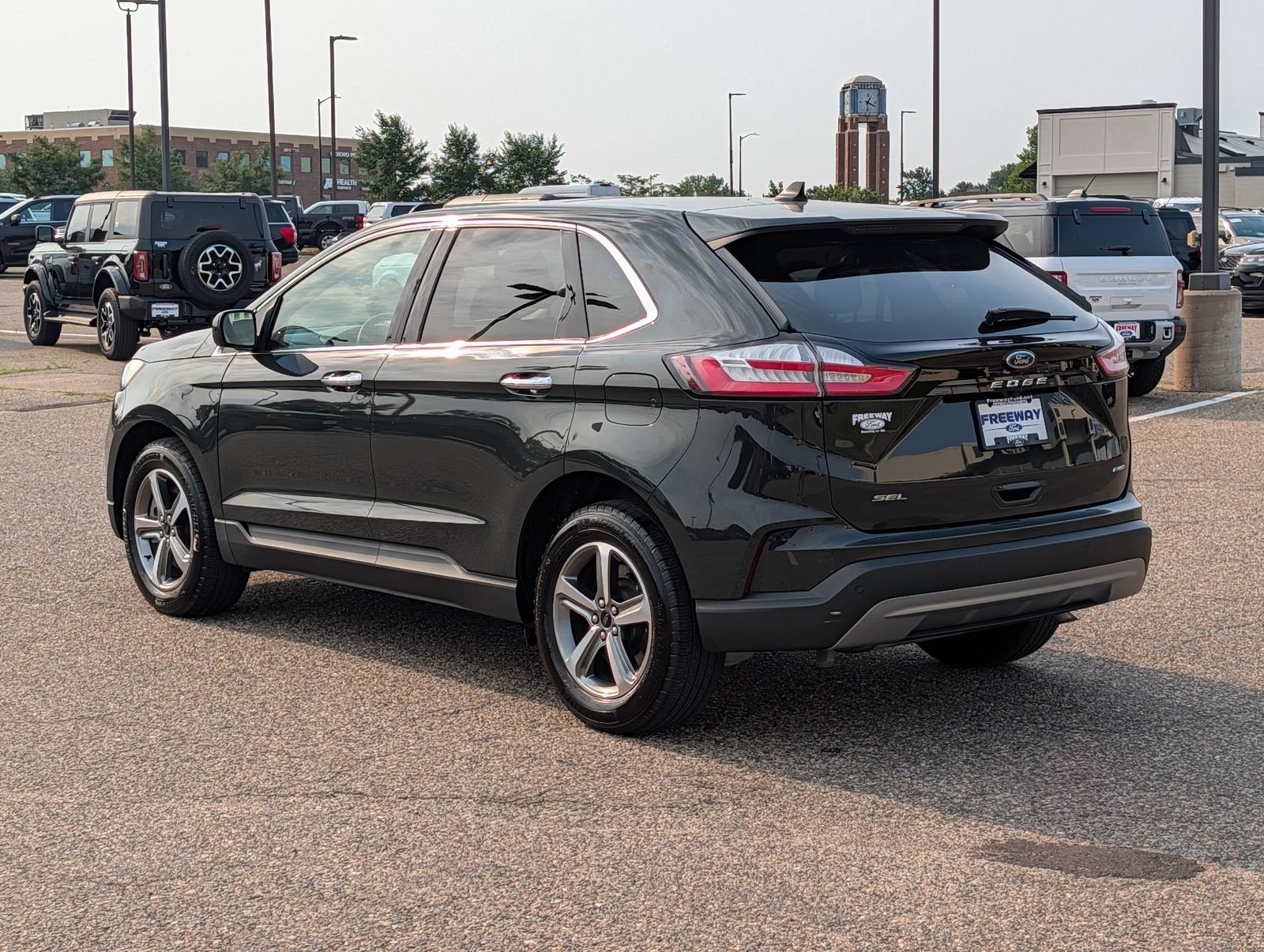 Certified 2024 Ford Edge SEL w/ Convenience Package AWD/4WD image 3