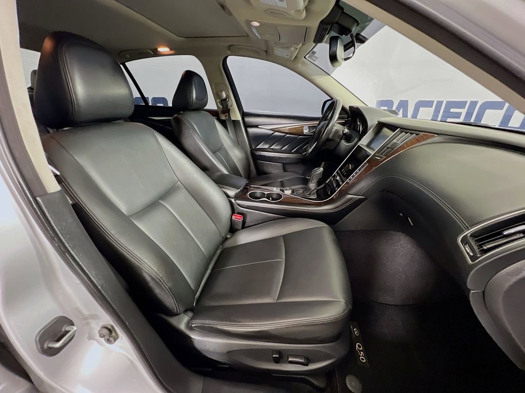 Used 2019 INFINITI Q50 Luxe w/ Essential Package (3.0T Luxe) AWD/4WD image 32