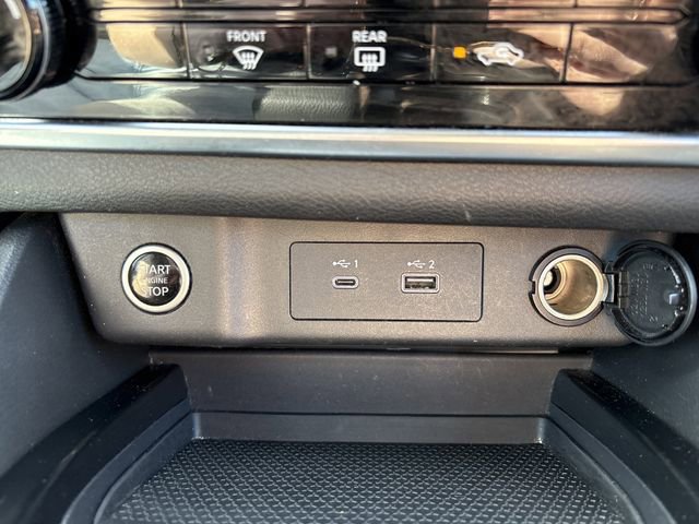 Used 2023 Nissan Rogue S image 33