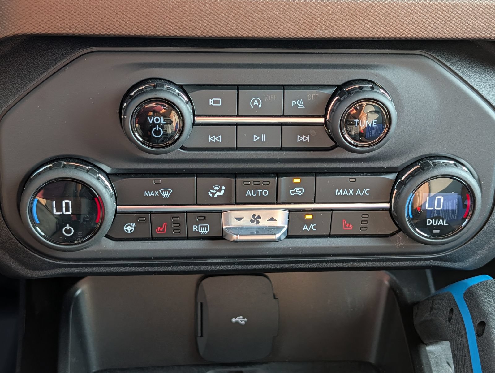 Certified 2023 Ford Bronco Outer Banks w/ Sasquatch Package AWD/4WD image 29