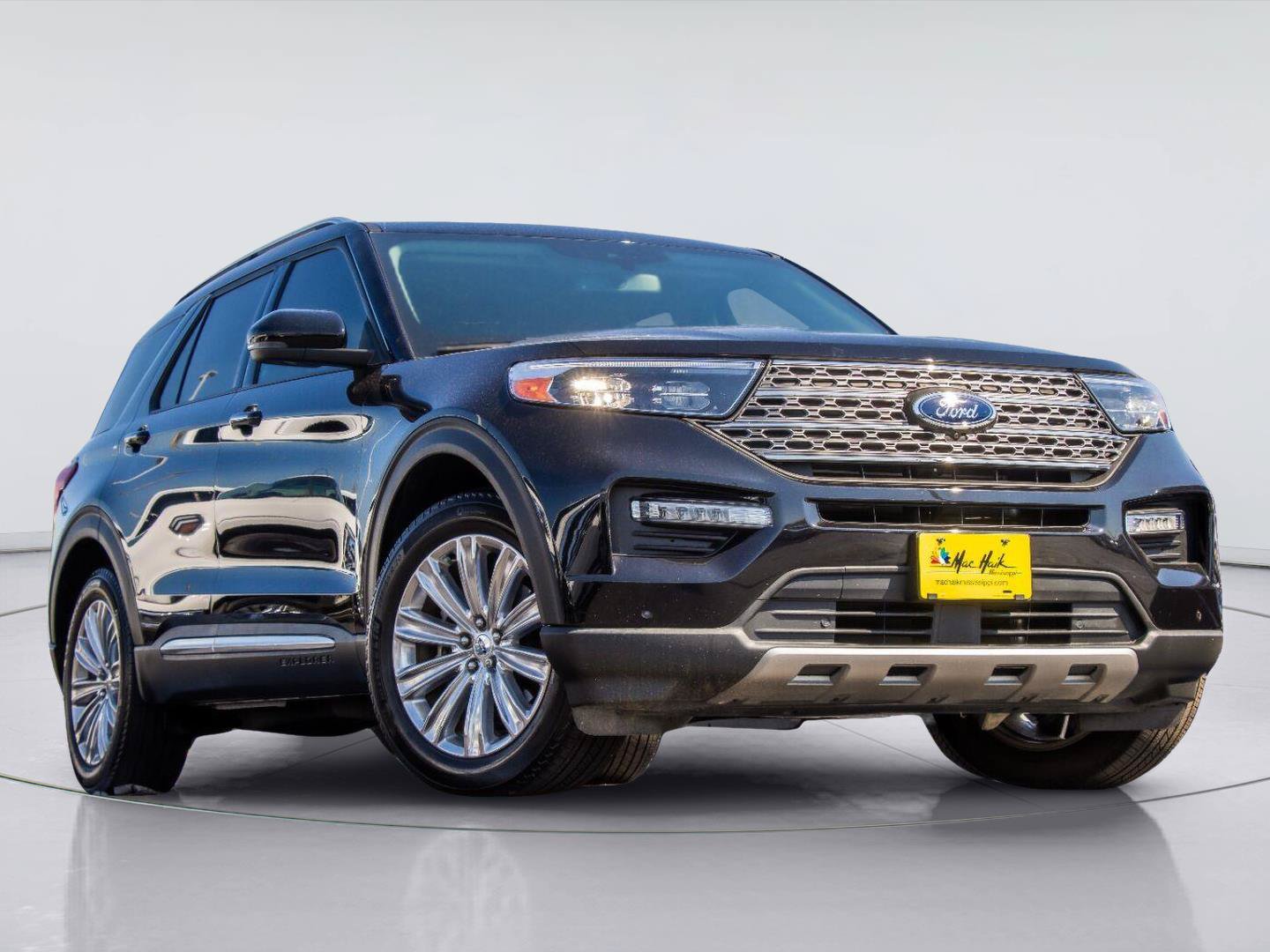 Certified 2024 Ford Explorer Limited w/ Limited Technology Package RWD image 2