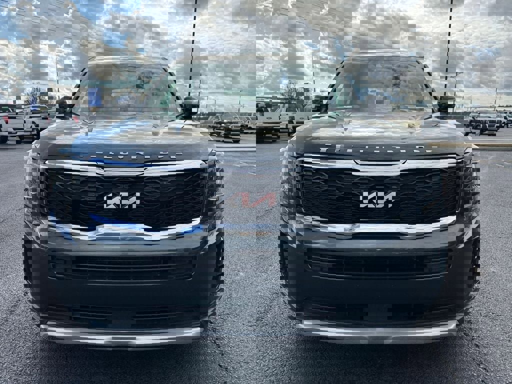 Used 2022 Kia Telluride LX image 3