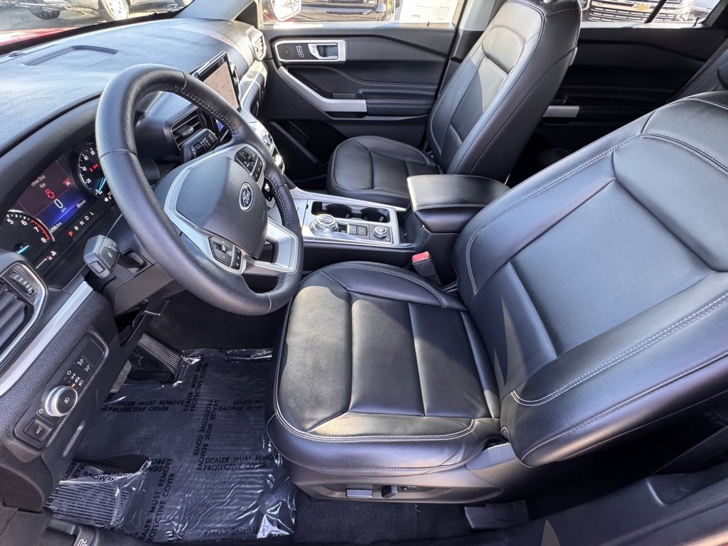 Certified 2022 Ford Explorer XLT w/ Equipment Group 202A image 18
