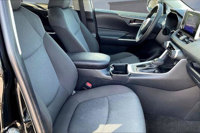 Used 2025 Toyota RAV4 XLE FWD image 30