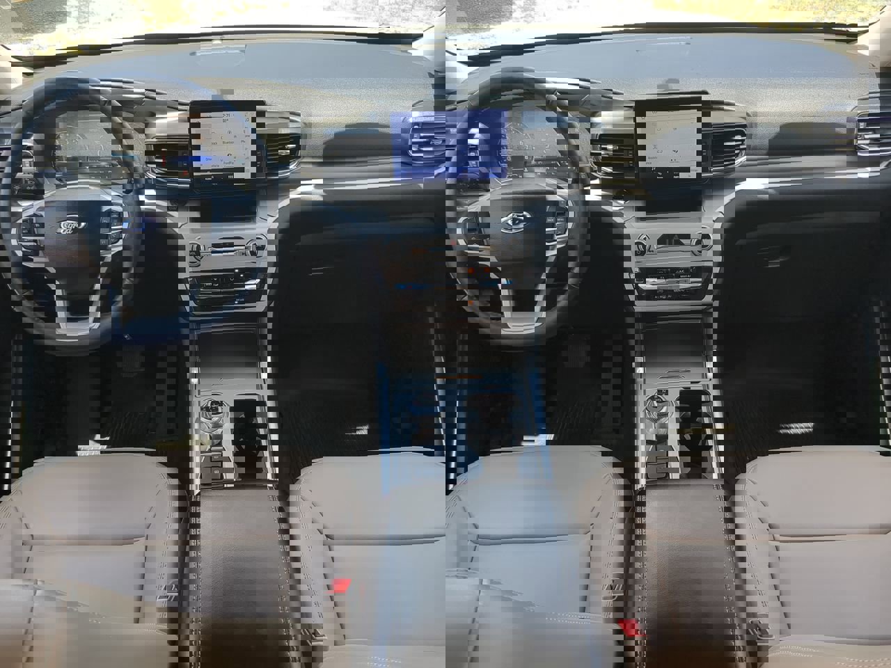 Certified 2023 Ford Explorer XLT w/ Equipment Group 202A image 15