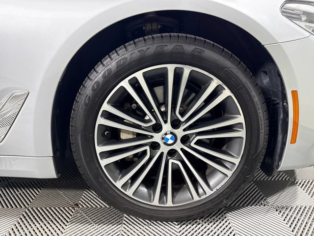 Used 2019 BMW 530i xDrive w/ Convenience Package AWD/4WD image 12