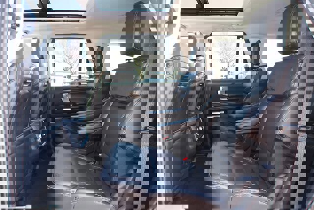 Certified 2025 Ford Expedition Platinum image 23