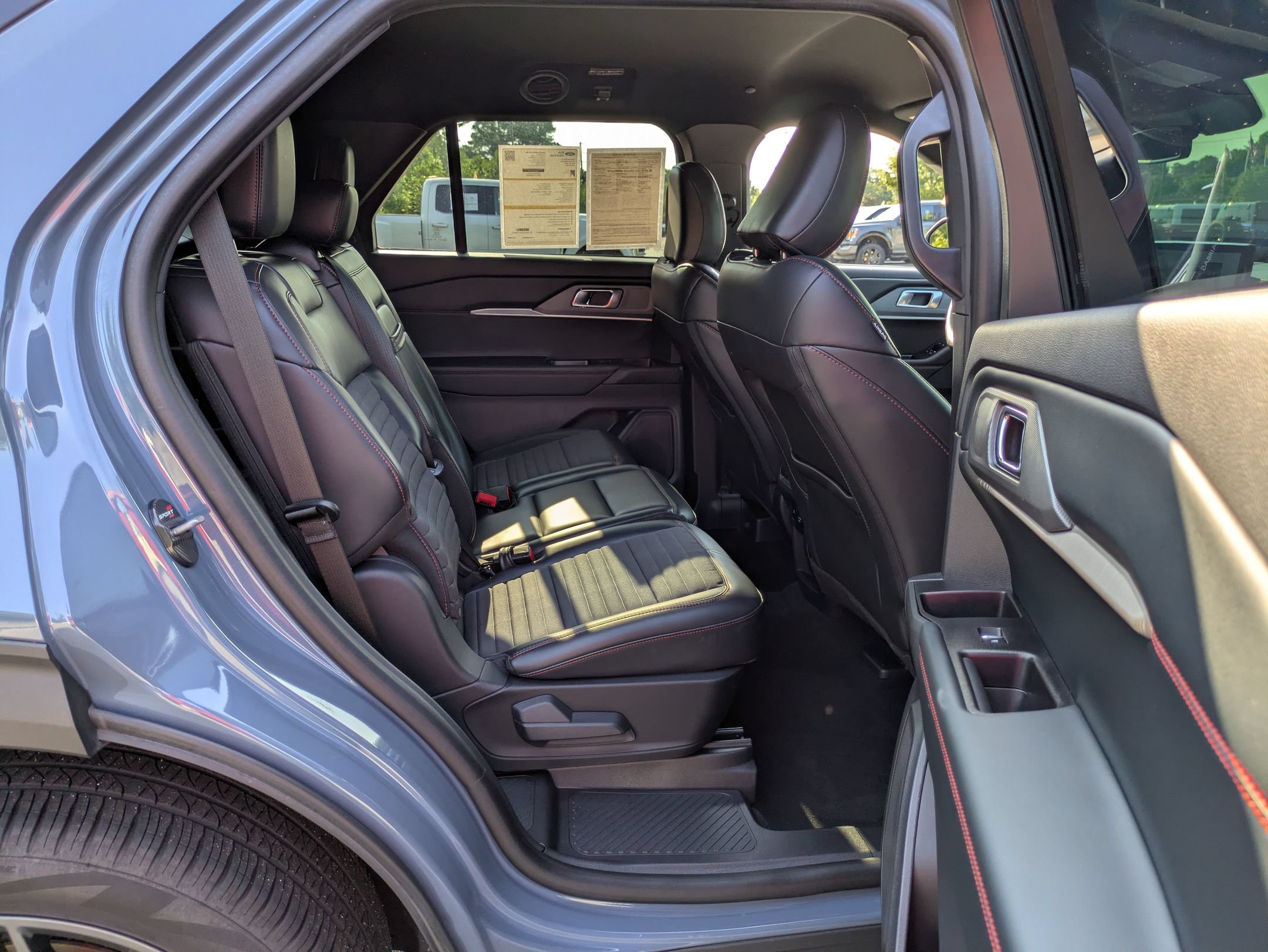 Certified 2025 Ford Explorer ST-Line w/ Premium Package AWD/4WD image 36