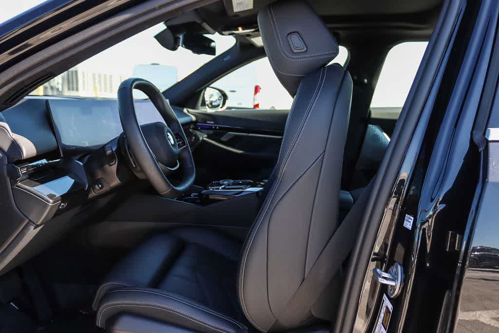 Used 2025 BMW 530i RWD image 16