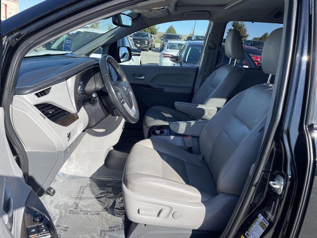 Used 2020 Toyota Sienna XLE image 17