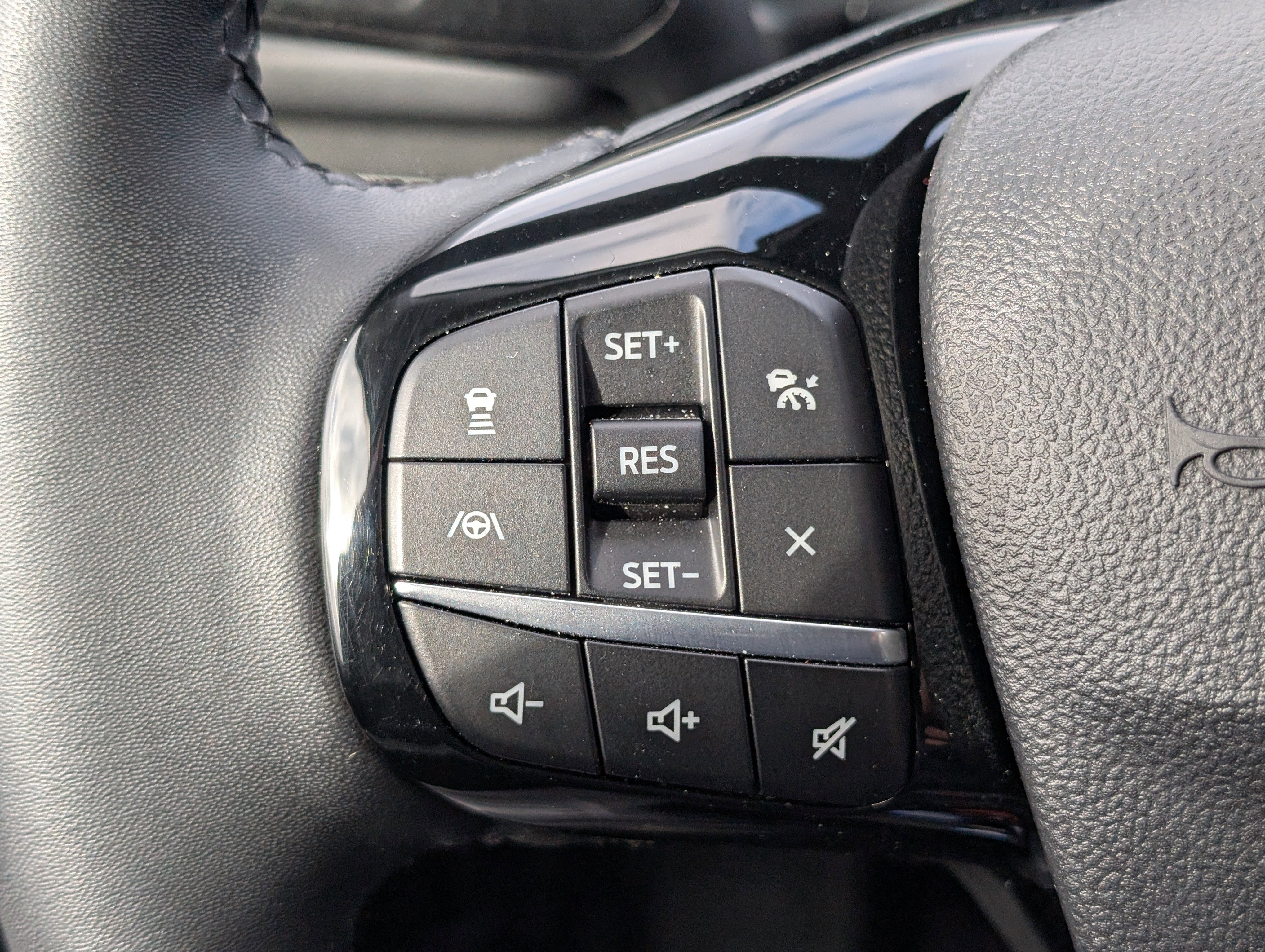 Certified 2022 Ford Escape SE w/ Cold Weather Package AWD/4WD image 21