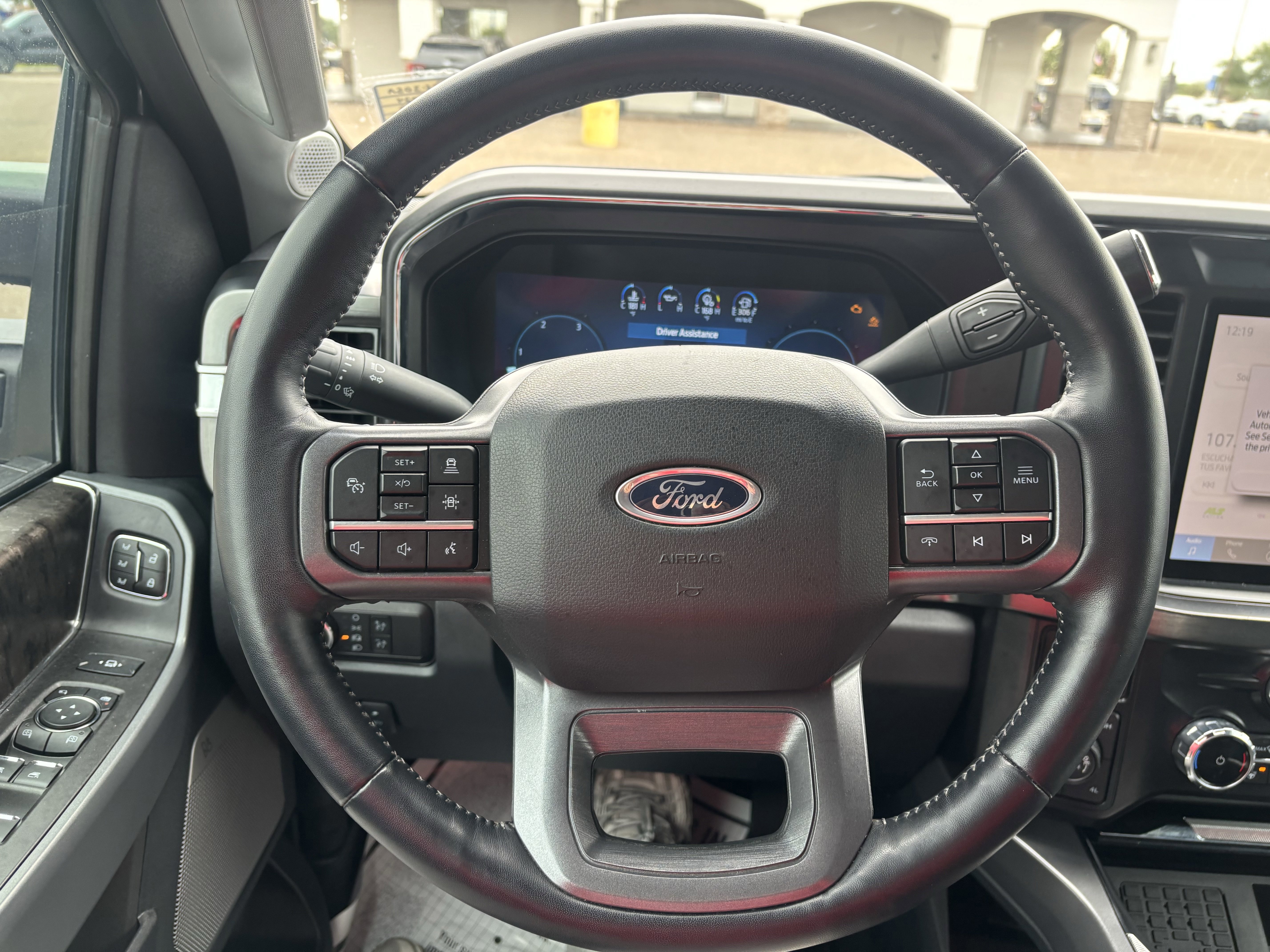 Certified 2024 Ford F250 Lariat w/ Lariat Ultimate Package AWD/4WD image 27