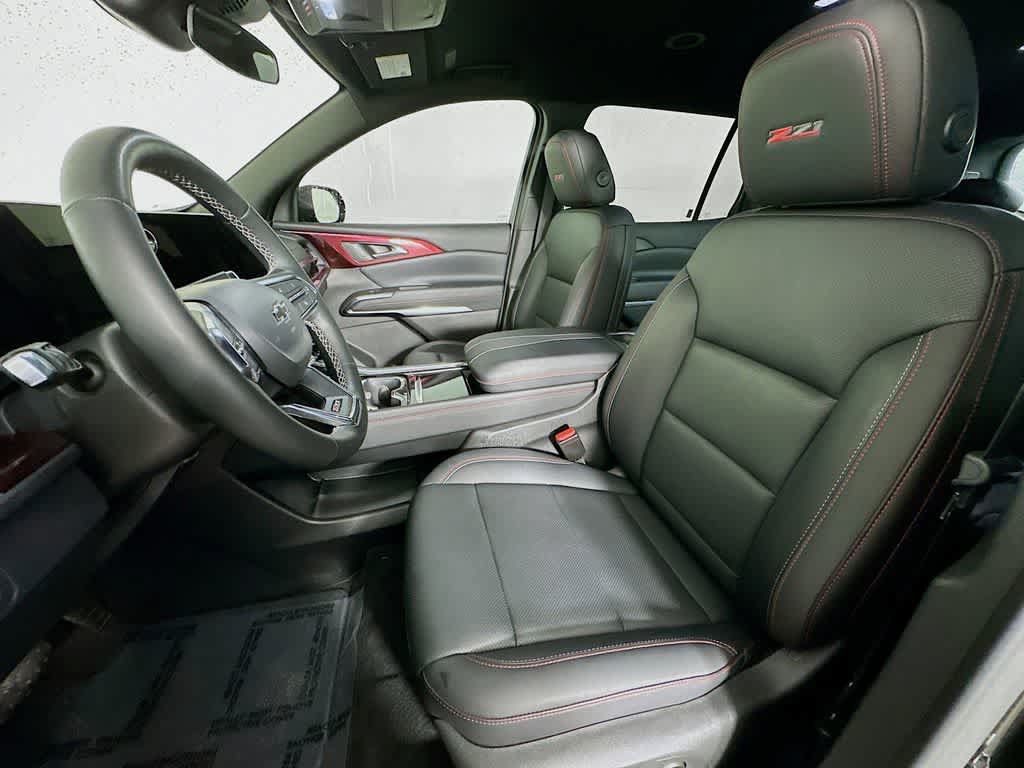 Used 2025 Chevrolet Traverse Z71 AWD/4WD image 12