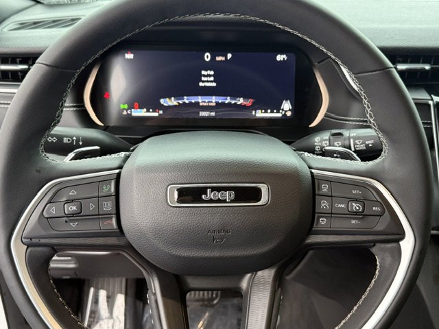 Used 2023 Jeep Grand Cherokee Altitude image 18