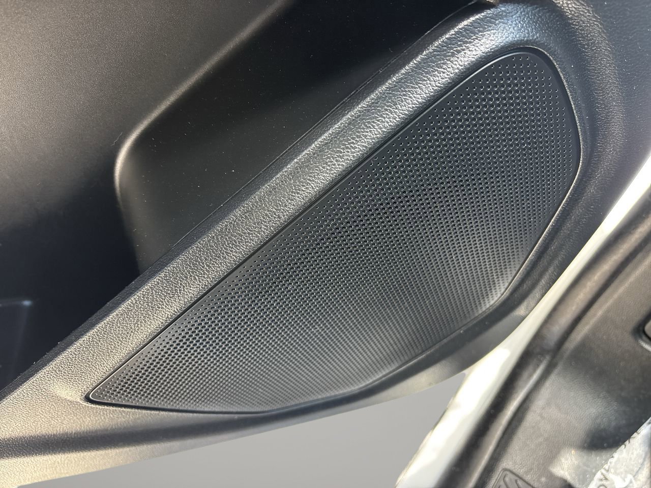 Certified 2021 Ford Explorer 2WD image 19