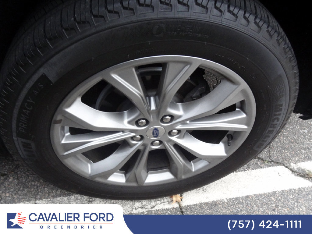 Certified 2022 Ford Explorer XLT w/ Equipment Group 202A AWD/4WD image 19