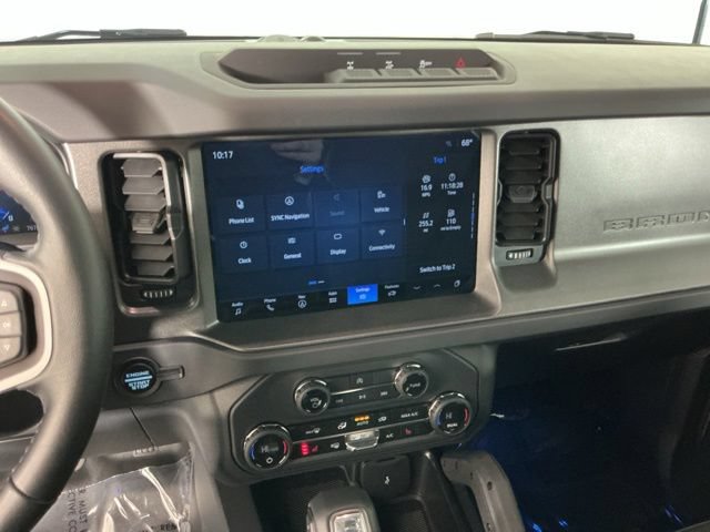 Certified 2025 Ford Bronco Big Bend w/ Black Diamond Package AWD/4WD image 18