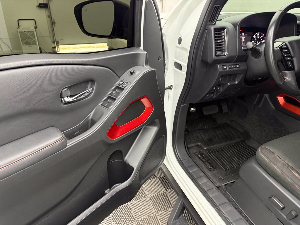 Used 2024 Nissan Frontier PRO-4X w/ Technology Package AWD/4WD image 17