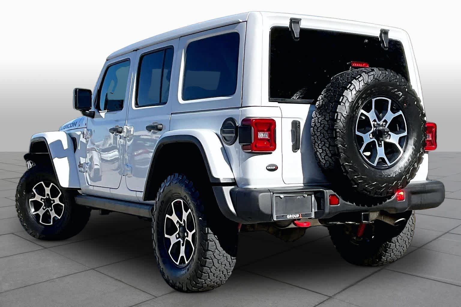 Used 2022 Jeep Wrangler Unlimited Rubicon w/ Steel Bumper Group AWD/4WD image 12