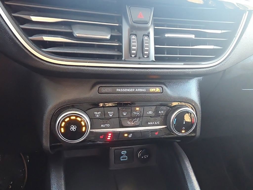 Certified 2022 Ford Escape SE w/ Cold Weather Package image 17