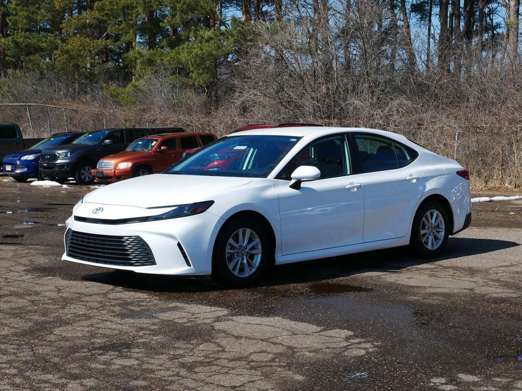 Used 2025 Toyota Camry LE image 6