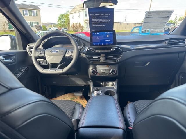 Certified 2025 Ford Escape ST-Line Select AWD/4WD image 38
