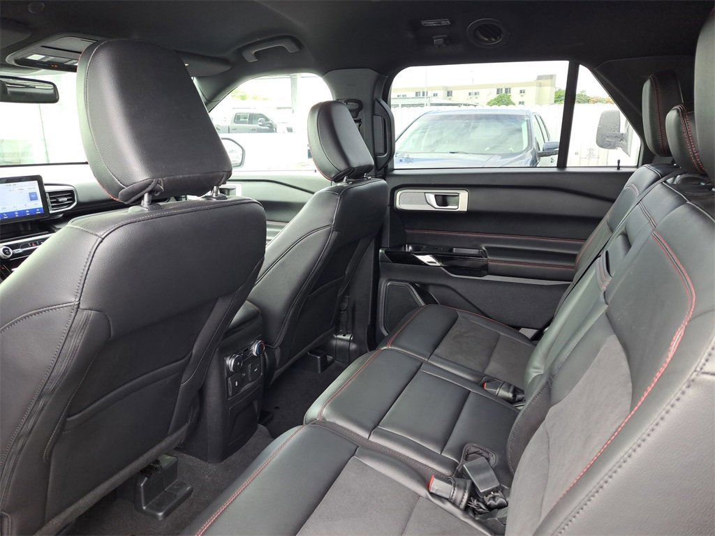 Certified 2022 Ford Explorer ST-Line w/ Class IV Trailer Tow Package image 6