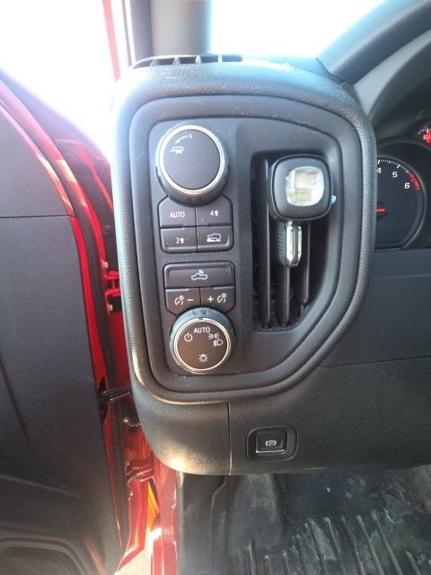 Used 2020 Chevrolet Silverado 1500 Custom w/ Custom Value Package image 24