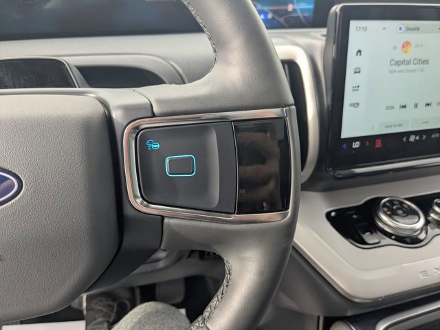 Certified 2025 Ford Expedition Active image 18