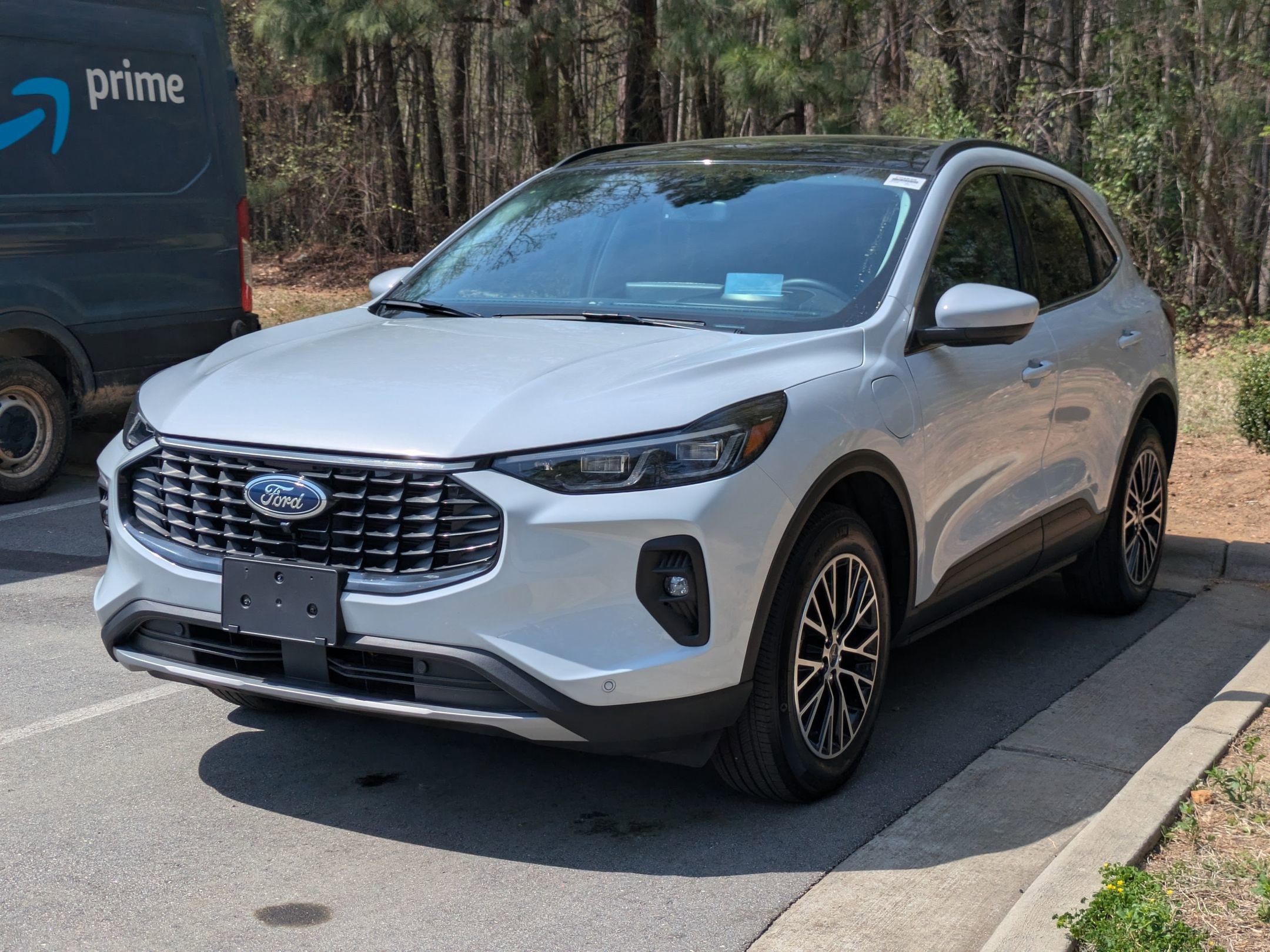 Certified 2025 Ford Escape SE w/ PHEV Premium Package image 6