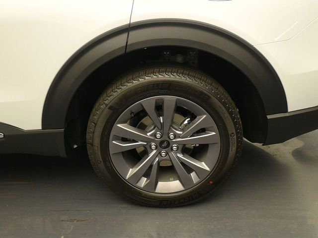 Certified 2025 Ford Explorer Active w/ Active Comfort Package AWD/4WD image 9