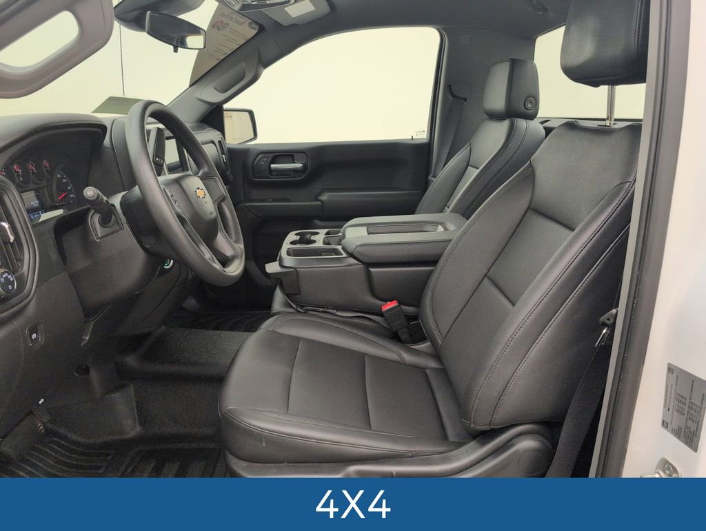 Used 2025 Chevrolet Silverado 1500 W/T w/ Trailering Package AWD/4WD image 4
