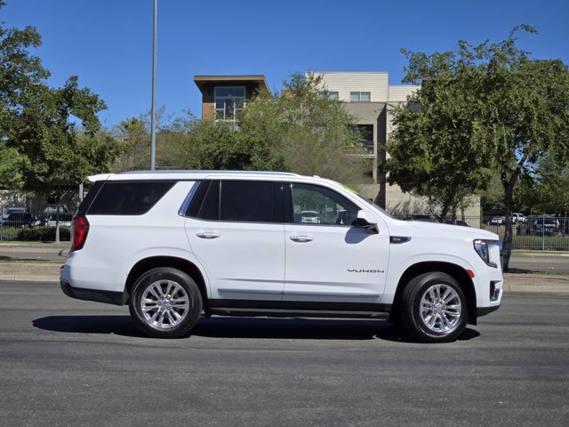 Used 2024 GMC Yukon SLT AWD/4WD image 3