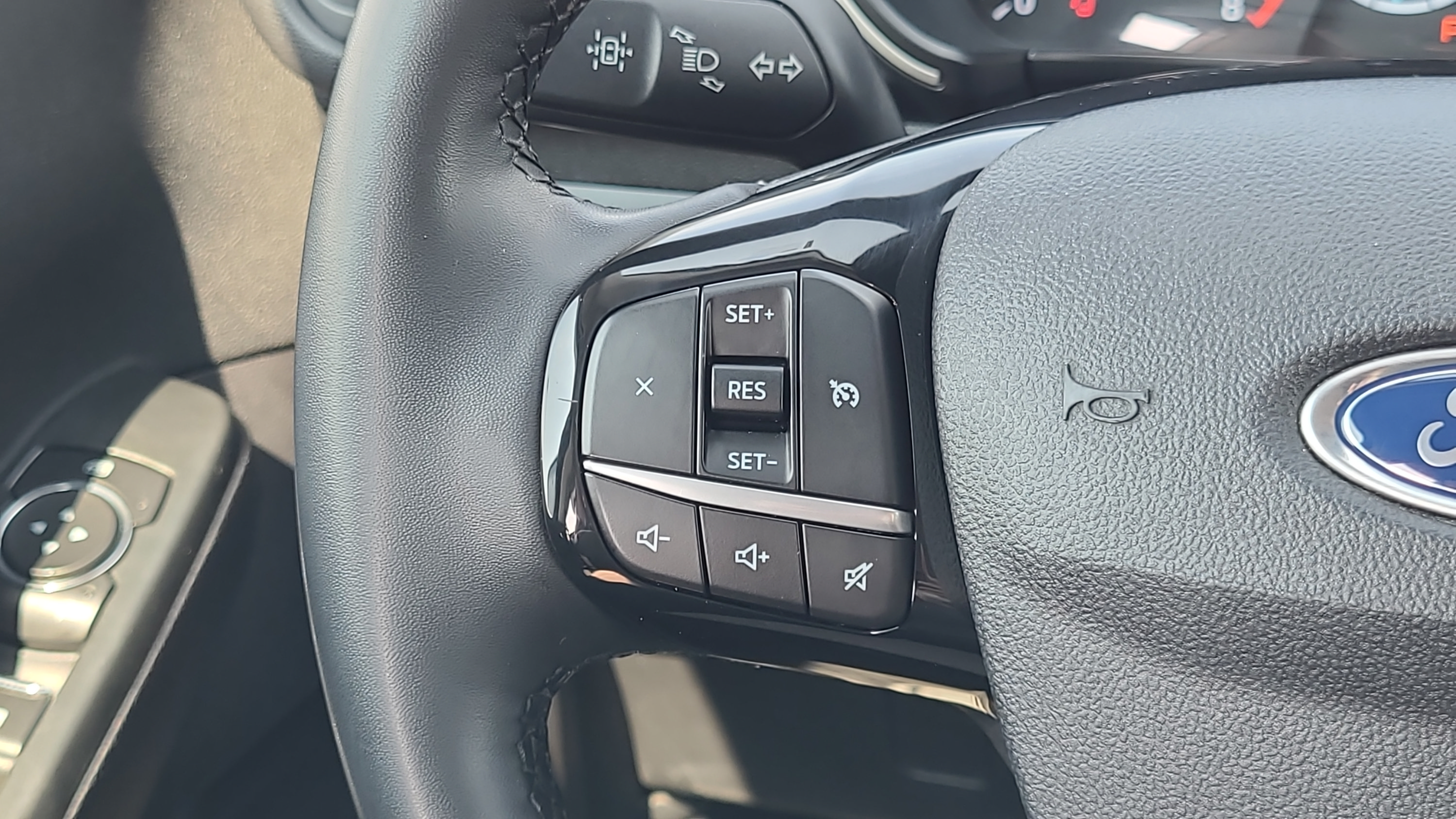 Certified 2022 Ford Escape SE w/ Cold Weather Package FWD image 14