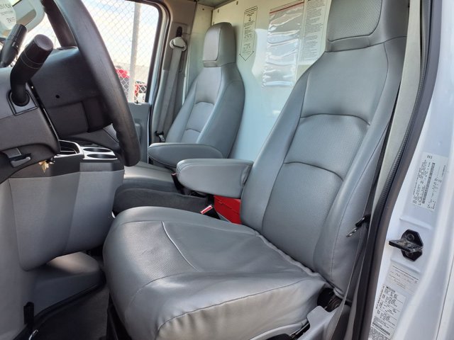 Certified 2022 Ford E-350 and Econoline 350 Super Duty RWD image 4