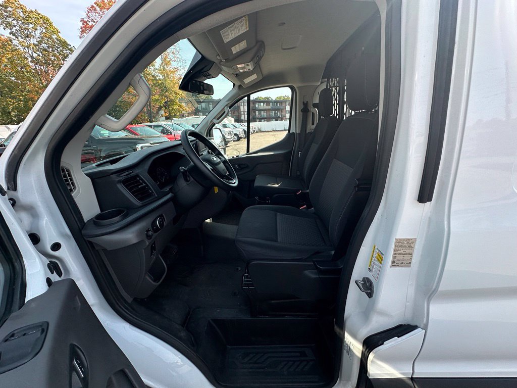 Certified 2025 Ford Transit 250 Low Roof w/ Exterior Upgrade Package RWD image 9