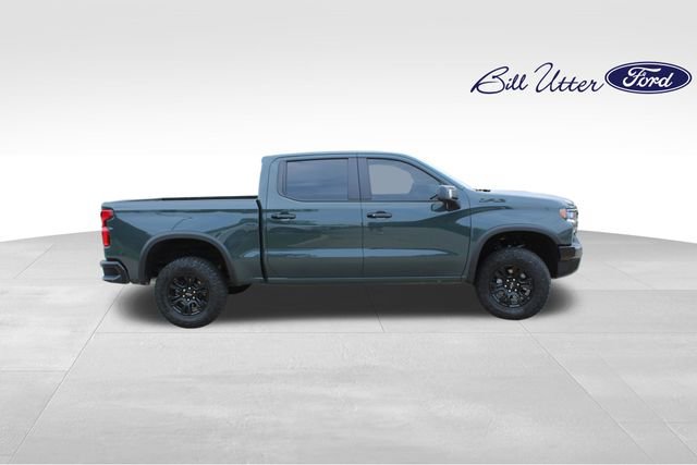 Used 2026 Chevrolet Silverado 1500 ZR2 w/ Dark Appearance Package AWD/4WD image 4