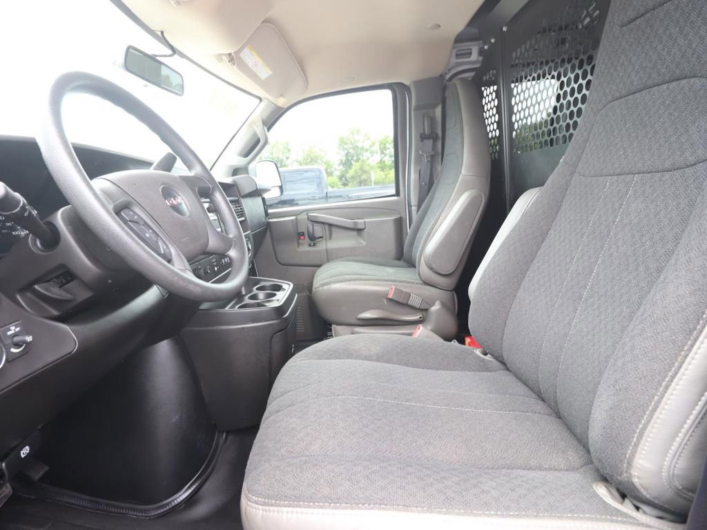 Used 2024 GMC Savana 2500 w/ Driver Convenience Package RWD image 2