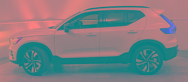 Used 2023 Volvo XC40 B5 Ultimate w/ Climate Package image 2