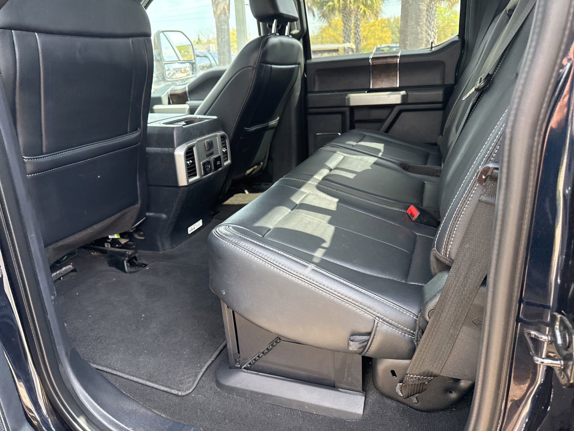 Certified 2022 Ford F250 Lariat w/ Tremor Off-Road Package image 11