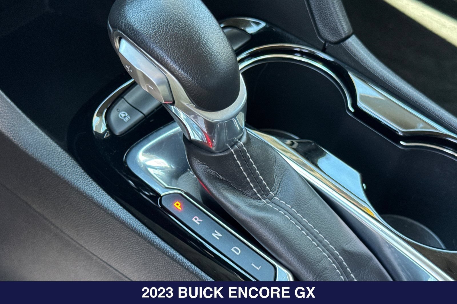 Used 2023 Buick Encore GX Select w/ Sport Touring Package FWD image 23