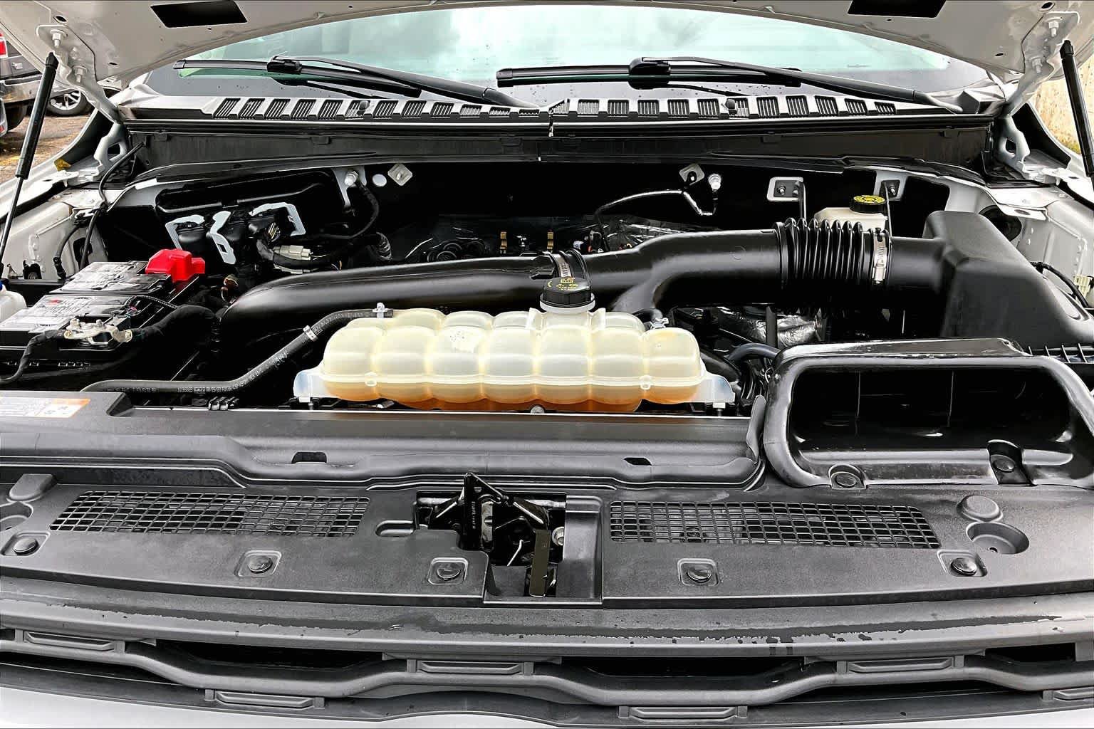 Certified 2024 Ford Expedition XLT RWD image 32