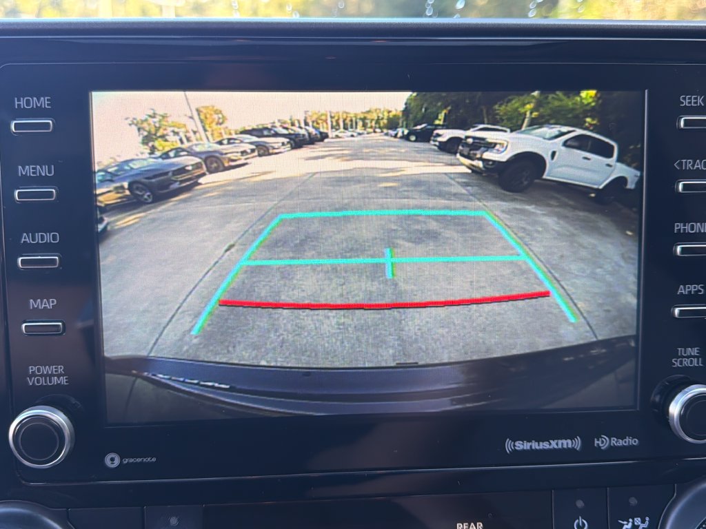 Used 2020 Toyota Highlander XLE FWD image 27