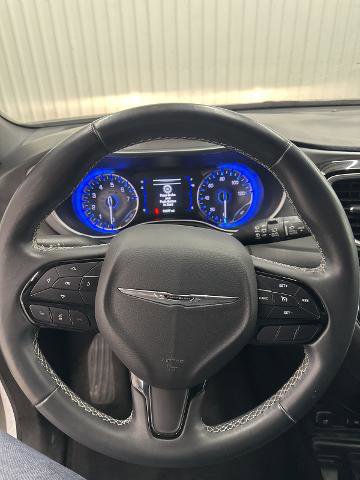 Used 2018 Chrysler Pacifica Touring Plus w/ S Appearance Package image 15