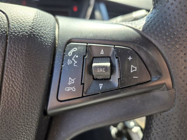 Used 2022 Chevrolet Trax LS w/ Tint and Cruise Package image 27