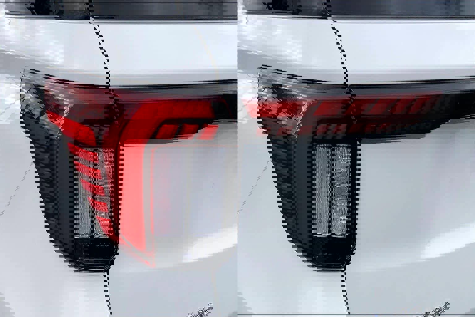 Certified 2025 Ford Explorer Platinum image 28