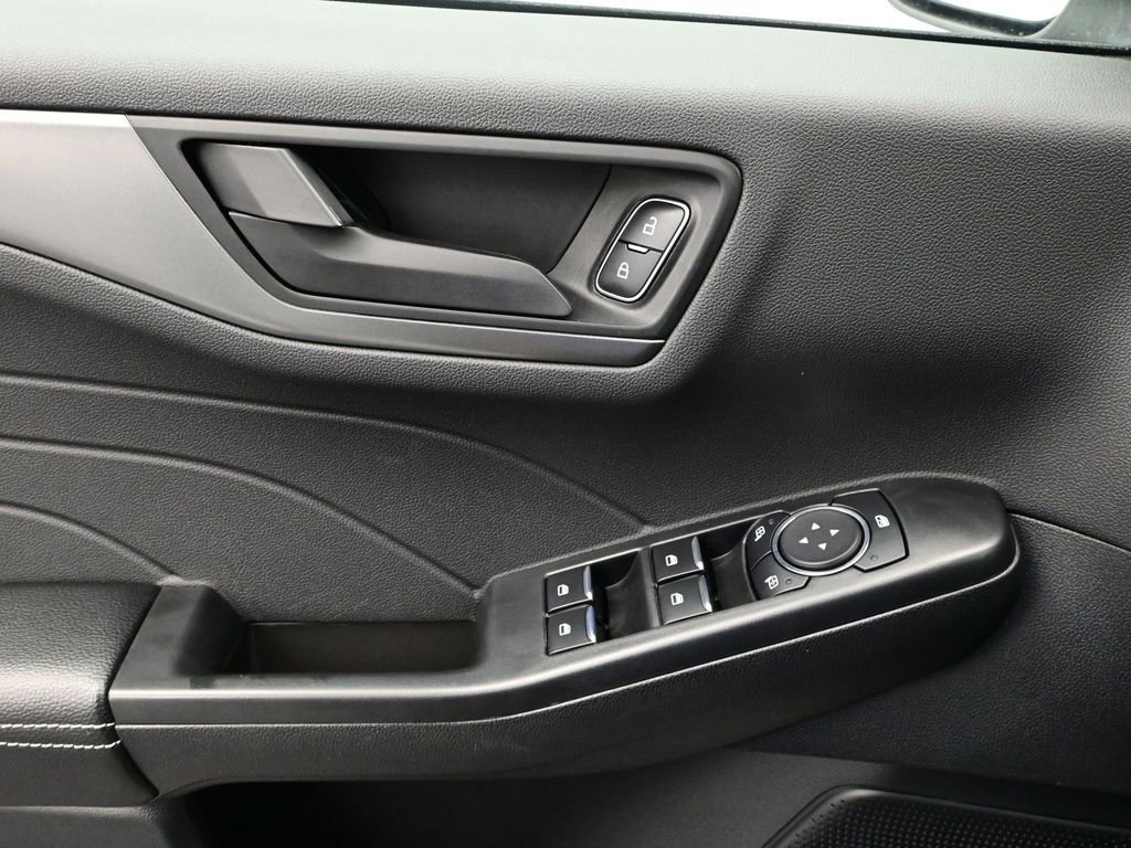 Certified 2025 Ford Escape Active FWD image 17
