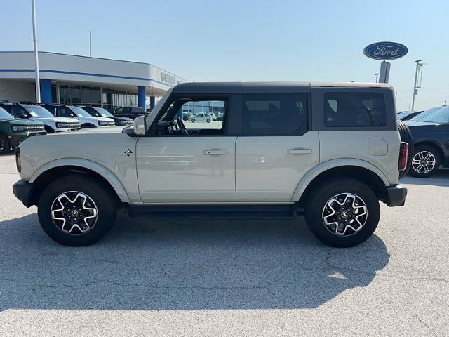 Certified 2025 Ford Bronco Outer Banks AWD/4WD image 2
