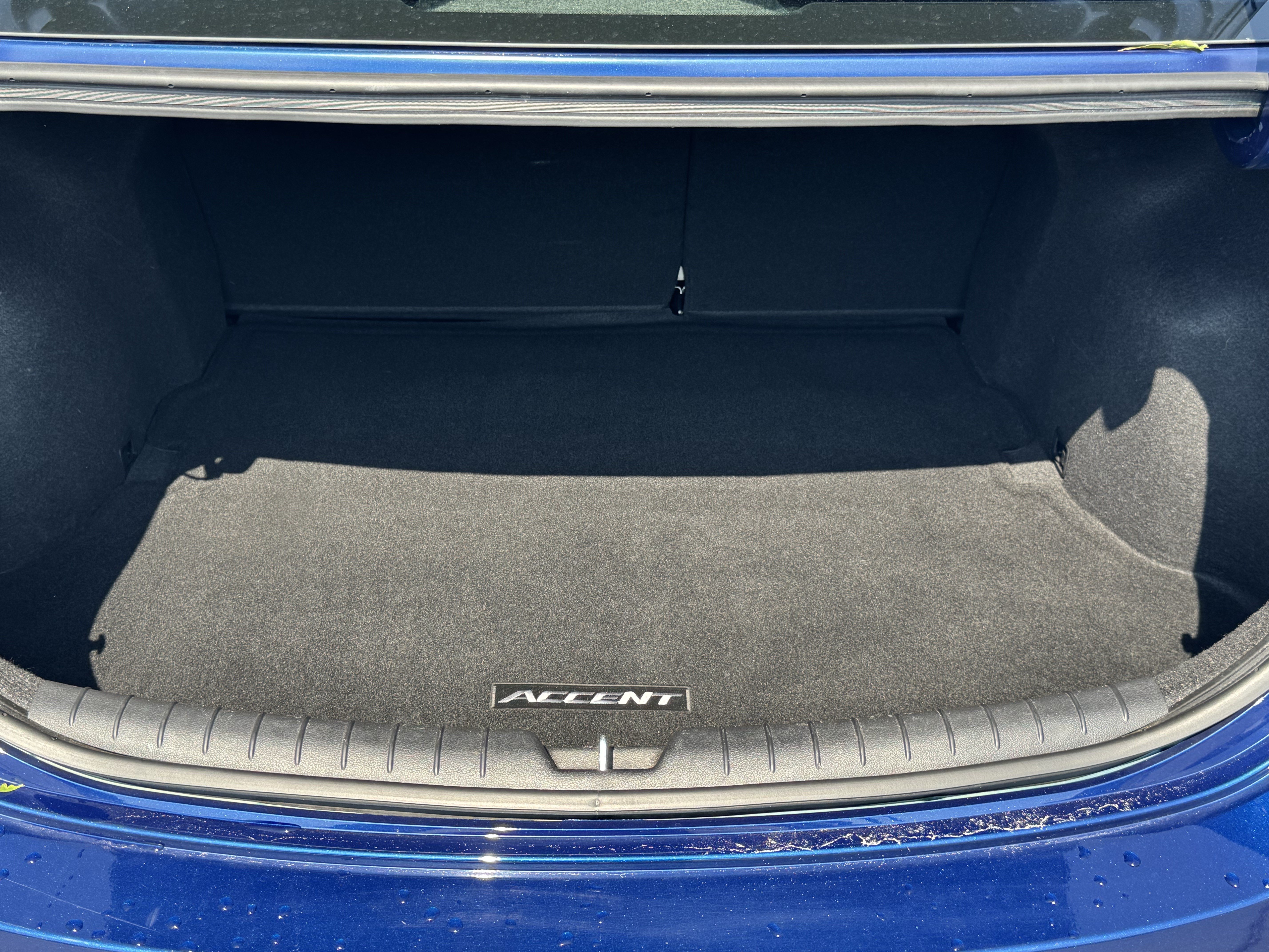 Used 2022 Hyundai Accent SE w/ Cargo Package FWD image 19