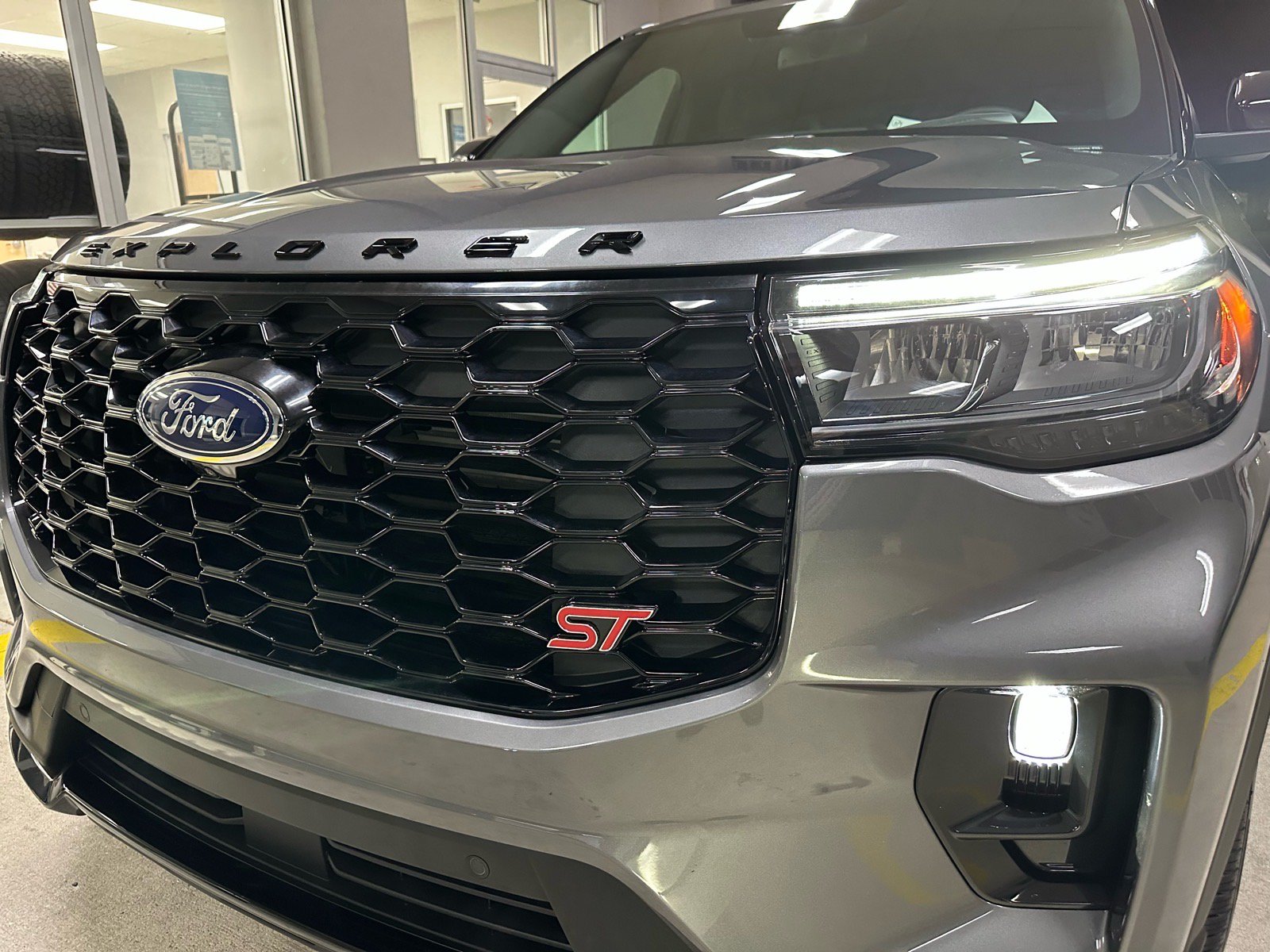 Certified 2025 Ford Explorer ST RWD image 1